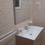 Linda Villa *